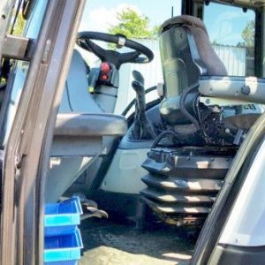 foto traktor Valtra T190 поворотное сиденье